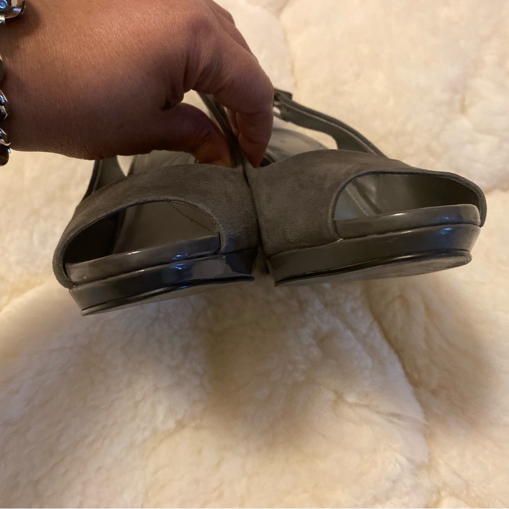 TAHARI Si Senor Elephant Grey Slingback Pumps - Picture 8 of 12